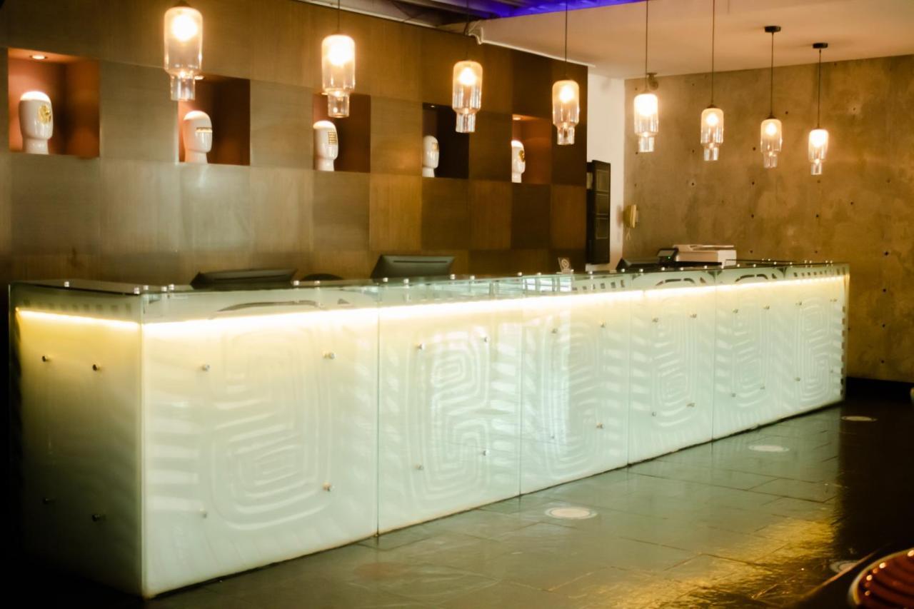Decapolis Hotel פנמה סיטי מראה חיצוני תמונה The bar at the restaurant