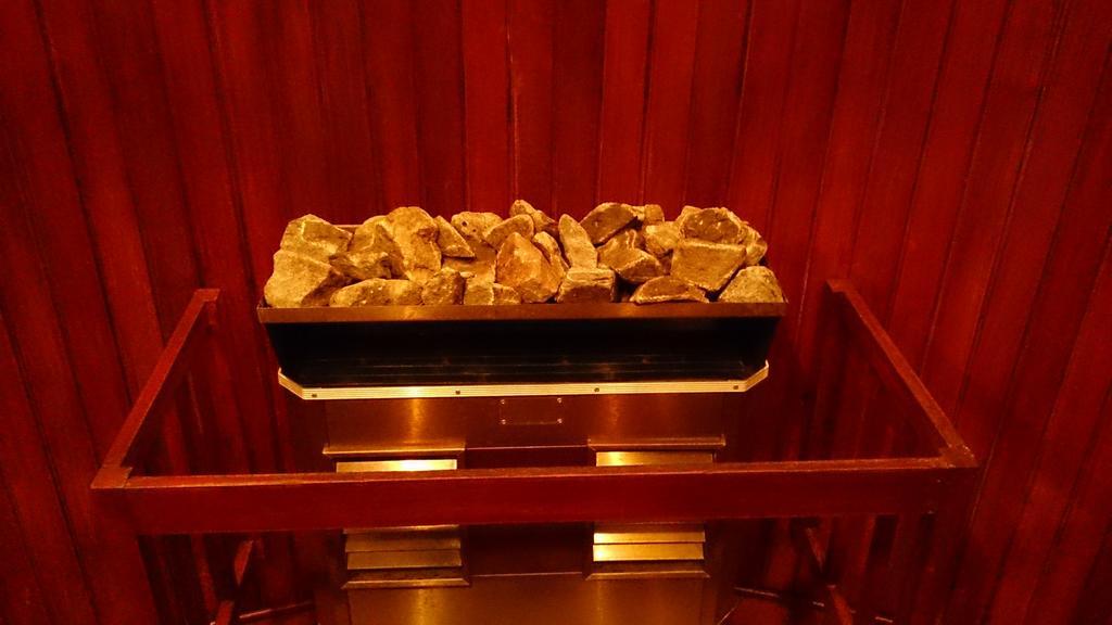 Decapolis Hotel פנמה סיטי מראה חיצוני תמונה A gold bar