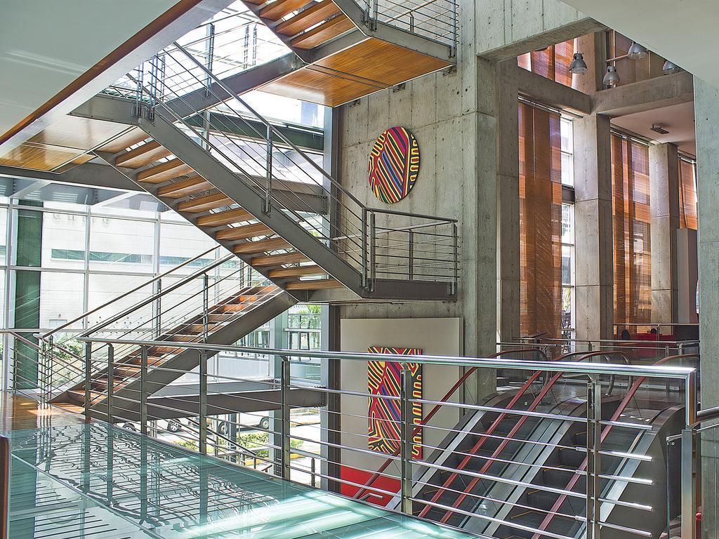 Decapolis Hotel פנמה סיטי מראה חיצוני תמונה Interior of the library