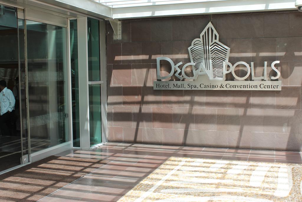 Decapolis Hotel פנמה סיטי מראה חיצוני תמונה The entrance of the complex