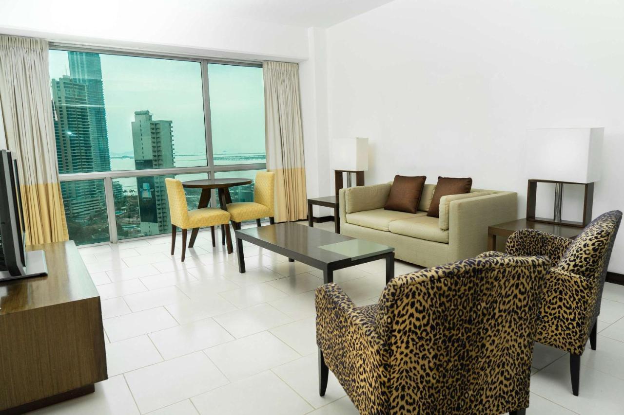 Decapolis Hotel פנמה סיטי מראה חיצוני תמונה A living room